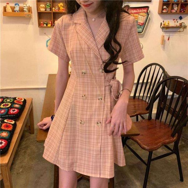 vintage hong kong style dress spring and summer suit collar double breasted waist plaid a line short skirt female, Black;gray
vintage hong kong style dress spring and summer suit collar double breasted waist plaid a line short skirt female, Black;gray