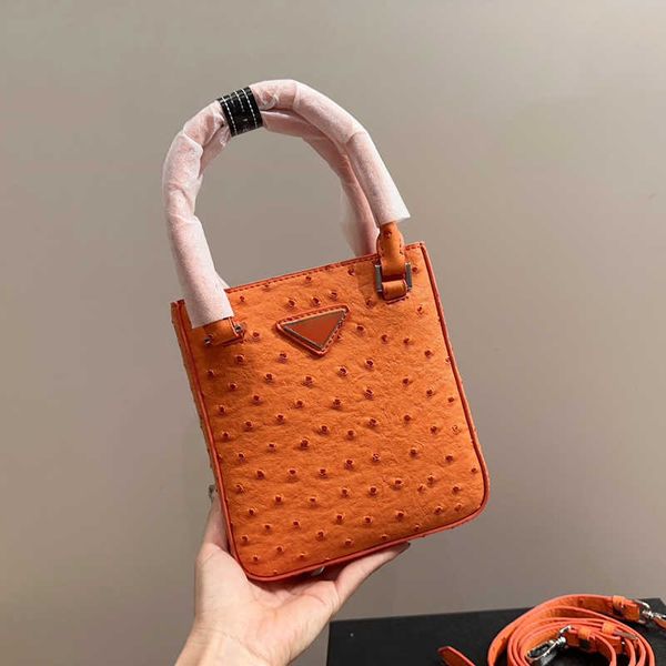 handbag designer cross body bag women evening party shoulder bags luxury ostrich hand bag vintage mini tote purse 230726
handbag designer cross body bag women evening party shoulder bags luxury ostrich hand bag vintage mini tote purse 230726