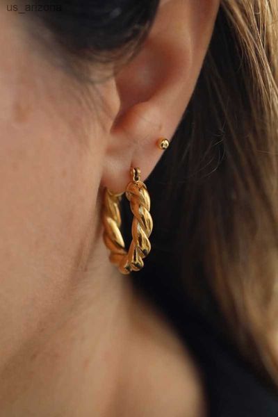 uworld classic 18k gold silver plated twisted gold hoop earrings for women 18k gold plated rust proof stylish charm jewelry l230620, Golden;silver
uworld classic 18k gold silver plated twisted gold hoop earrings for women 18k gold plated rust proof stylish charm jewelry l230620, Golden;silver
