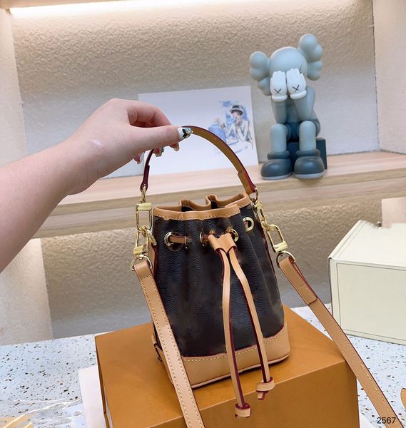 louls nano designer bucket bag drawstring bag crossbody bag small designer tote bag luxurys handbags genuine logo printing genuine leather r
louls nano designer bucket bag drawstring bag crossbody bag small designer tote bag luxurys handbags genuine logo printing genuine leather r