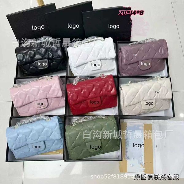 this year's popular high-end small fragrance embroidered diamond grid chain bag fashionable sheepskin one shoulder crossbody bag for wo
this year's popular high-end small fragrance embroidered diamond grid chain bag fashionable sheepskin one shoulder crossbody bag for wo
