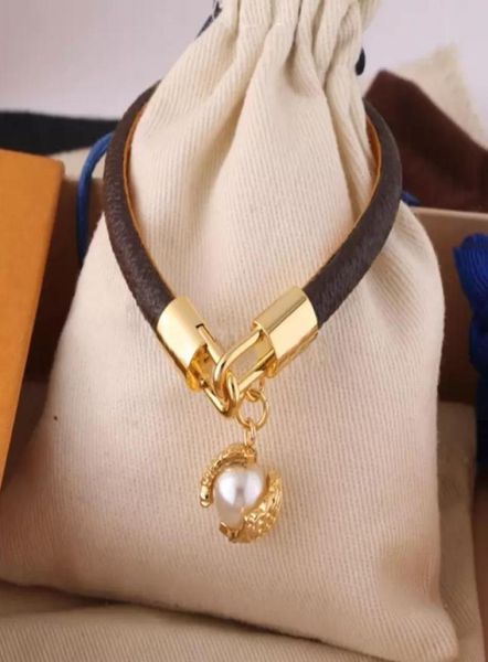 luxury jewelry classic pattern leather bracelet premium pearl lock pendant charm bangle fashion woman designer bracelet1434729, Golden;silver
luxury jewelry classic pattern leather bracelet premium pearl lock pendant charm bangle fashion woman designer bracelet1434729, Golden;silver