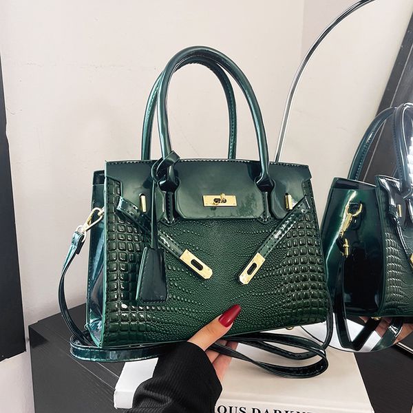 wholesale ladies shoulder bags 7 colors, large-capacity wear-resistant vintage handbags classic embossed crocodile handbag trend patent leat
wholesale ladies shoulder bags 7 colors, large-capacity wear-resistant vintage handbags classic embossed crocodile handbag trend patent leat