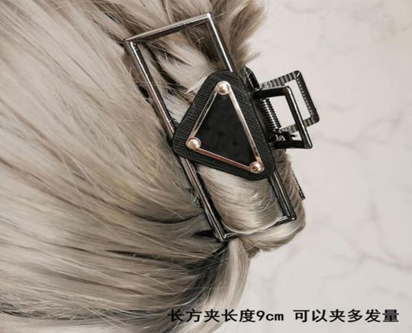 luxury fashion designer hair clips claws triangle crabs clip leopard grain plugs for women hair accessories jewelry hair band 22033759780, Slivery;golden
luxury fashion designer hair clips claws triangle crabs clip leopard grain plugs for women hair accessories jewelry hair band 22033759780, Slivery;golden
