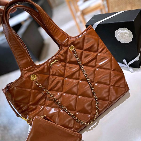 classic portable women large tote bag shiny leather matelasse chain luxury handbag outdoor travel suitcase vintage crossbody designer bag po
classic portable women large tote bag shiny leather matelasse chain luxury handbag outdoor travel suitcase vintage crossbody designer bag po