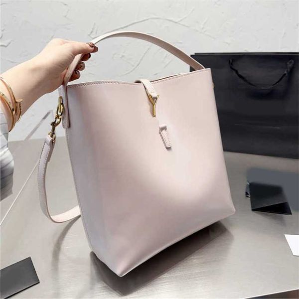 shoulder bag fashion bags womens bucket luxurys handbags purse designer bags leather vintage shopping wallet drawstring 230224
shoulder bag fashion bags womens bucket luxurys handbags purse designer bags leather vintage shopping wallet drawstring 230224