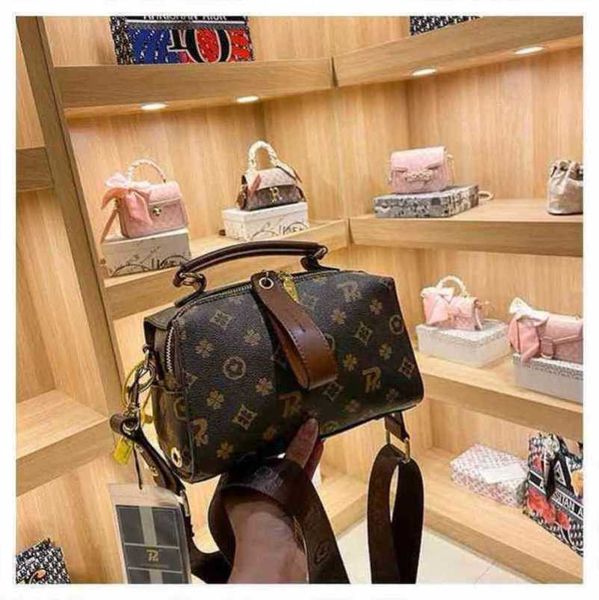 designer luxury bags women trend portable large capacity diagonal shoulder pillow k4yf
designer luxury bags women trend portable large capacity diagonal shoulder pillow k4yf