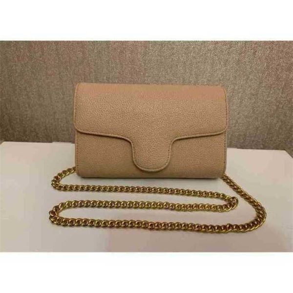 2023 luxury bags small horizontal style square black root small pure color belt cover litchi pattern magnetic buckle
2023 luxury bags small horizontal style square black root small pure color belt cover litchi pattern magnetic buckle