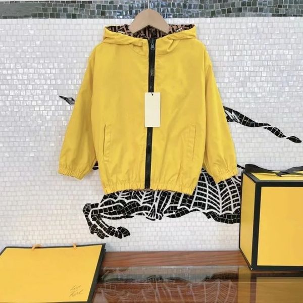 22ss early autumn new children's double-sided coat ins tide brand foreign print letters boys and girls college style coat, Black;brown
22ss early autumn new children's double-sided coat ins tide brand foreign print letters boys and girls college style coat, Black;brown