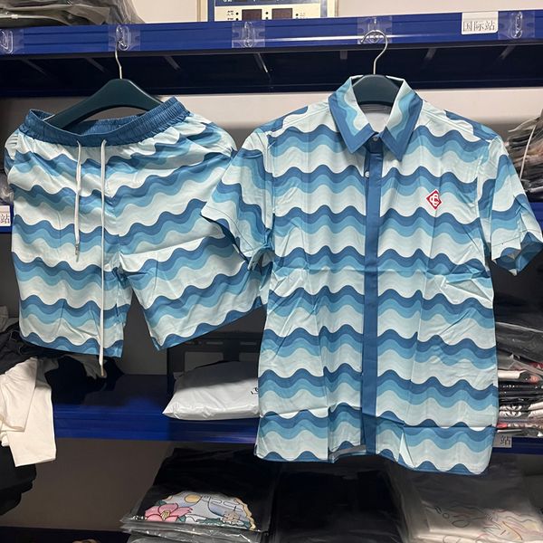 mens casual shirts 23ss summer multi color casablanca short sleeve shirt set wavy print hawaiian men women couple suit 230726, White;black
mens casual shirts 23ss summer multi color casablanca short sleeve shirt set wavy print hawaiian men women couple suit 230726, White;black