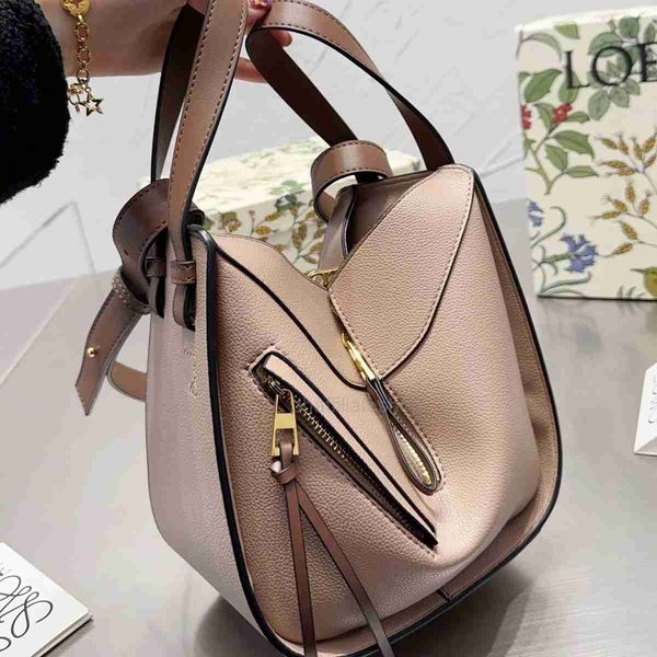 designers bags hammock loewess bag lychee pattern leather bag bag portable crossbody bag large capacity bag
designers bags hammock loewess bag lychee pattern leather bag bag portable crossbody bag large capacity bag