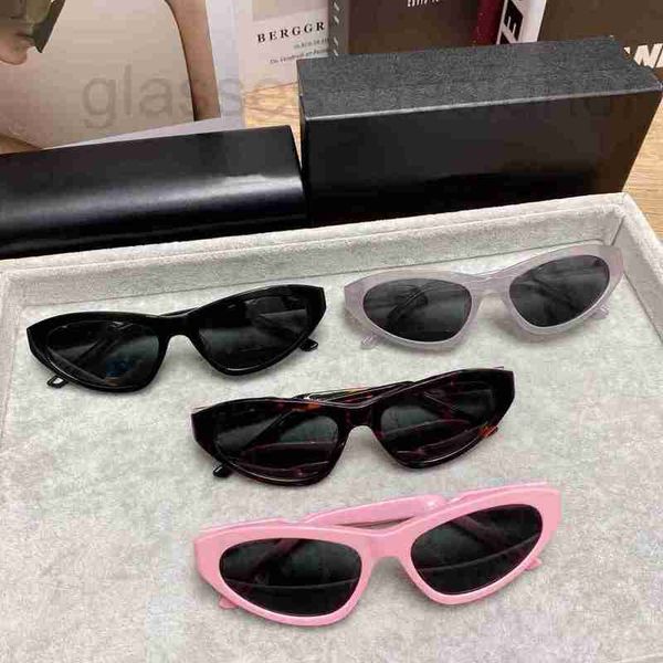 sunglasses designer new plate oval fried dough twists leg for men and women in the same twisted sunglasses bb0207 06jv, White;black
sunglasses designer new plate oval fried dough twists leg for men and women in the same twisted sunglasses bb0207 06jv, White;black