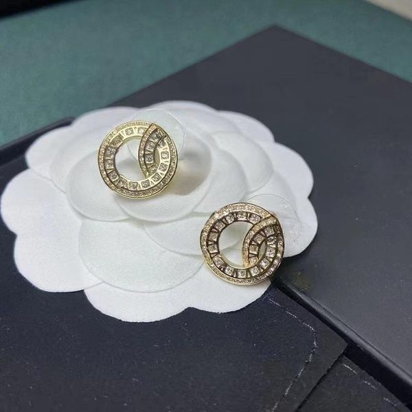 designer earrings for lady women girls ear studs letters c diamond earring valentine's day gift engagement wedding party jewelry access, Golden;silver
designer earrings for lady women girls ear studs letters c diamond earring valentine's day gift engagement wedding party jewelry access, Golden;silver