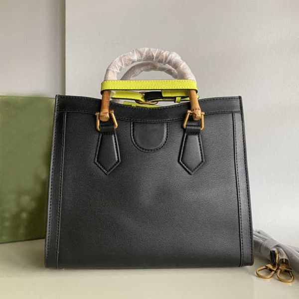 2023 new factory direct sales genuine leather joint portable g family women's bamboo wide shoulder strap half round saddle crossbody ba
2023 new factory direct sales genuine leather joint portable g family women's bamboo wide shoulder strap half round saddle crossbody ba