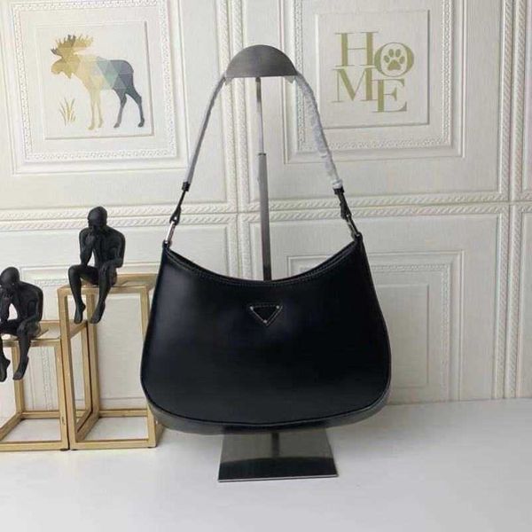 2023 new luxury bags underarm mid ancient half moon handbag genuine leather triangle label women's bag
2023 new luxury bags underarm mid ancient half moon handbag genuine leather triangle label women's bag