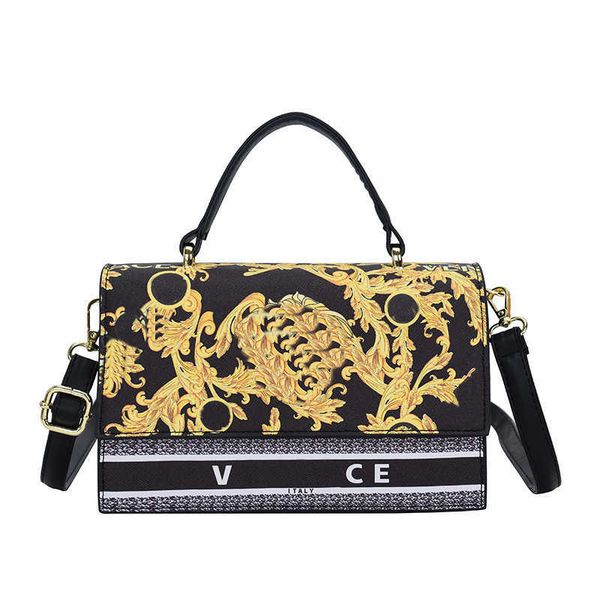 versa designer bag women's shoulder bag scrawl fashion printed small square bag versatile shoulder bag small design handbag 230715
versa designer bag women's shoulder bag scrawl fashion printed small square bag versatile shoulder bag small design handbag 230715