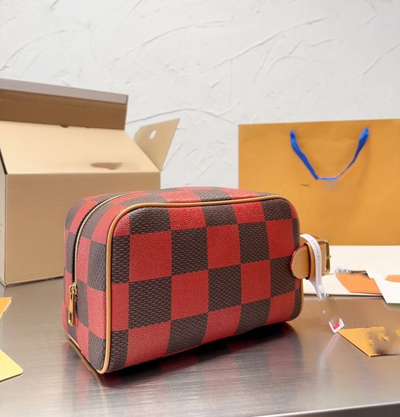 designer cosmetic bags cosmetic cases luxurys handbags makeup bag classic checkerboard checker genuine leather material womens purses coin b
designer cosmetic bags cosmetic cases luxurys handbags makeup bag classic checkerboard checker genuine leather material womens purses coin b