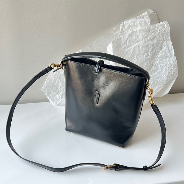 the tote bag le 37 in shiny leather bucket crossbody designer bags shopping bag luxurys handbags fashion totes shoulder bag casual bags wome
the tote bag le 37 in shiny leather bucket crossbody designer bags shopping bag luxurys handbags fashion totes shoulder bag casual bags wome