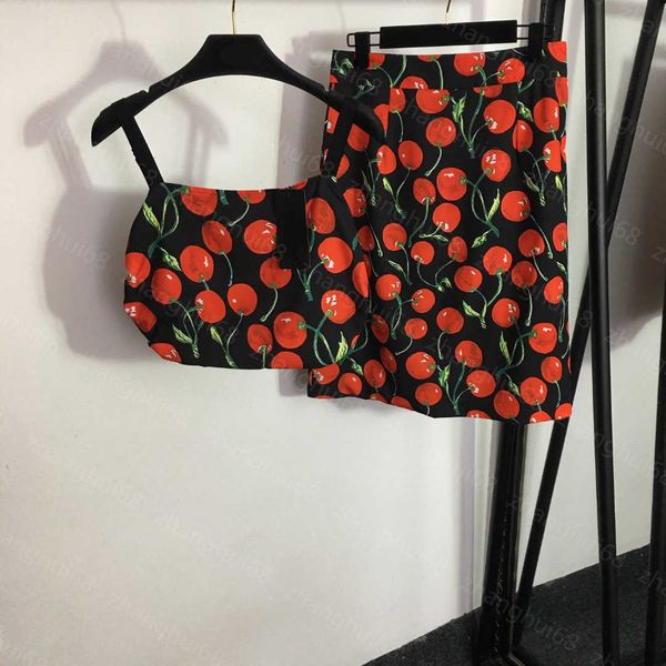 23ss womens designer clothing skirt set cherry print strapless camisole hip wrap for lean high-waisted skirt sets womens clothing, White
23ss womens designer clothing skirt set cherry print strapless camisole hip wrap for lean high-waisted skirt sets womens clothing, White