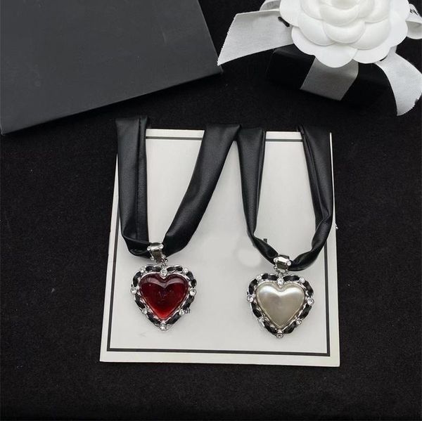 luxury brand designer c letters pendant necklaces chain 18k gold plated heart shpe diamond necklace for women wedding jewerlry accessories, Silver
luxury brand designer c letters pendant necklaces chain 18k gold plated heart shpe diamond necklace for women wedding jewerlry accessories, Silver