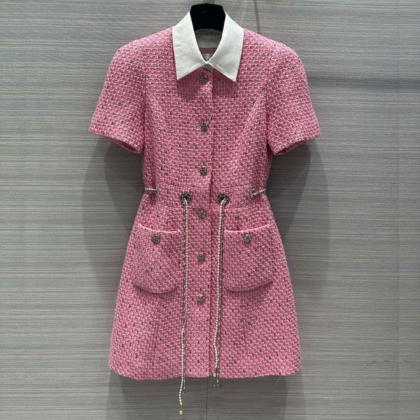 designer dress woven with contrasting colors, detachable shirt collar, soft plaid round neck, short sleeved jacket, women designer clothing, Black;gray
designer dress woven with contrasting colors, detachable shirt collar, soft plaid round neck, short sleeved jacket, women designer clothing, Black;gray