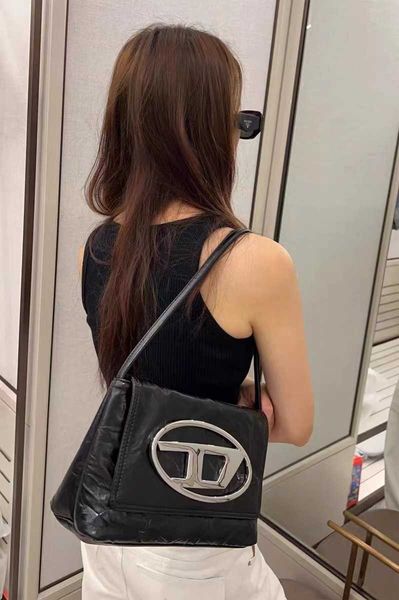 women's designer underarm diesels silver d bag hobo high-end texture niche girl style portable medieval shoulder jgg5
women's designer underarm diesels silver d bag hobo high-end texture niche girl style portable medieval shoulder jgg5