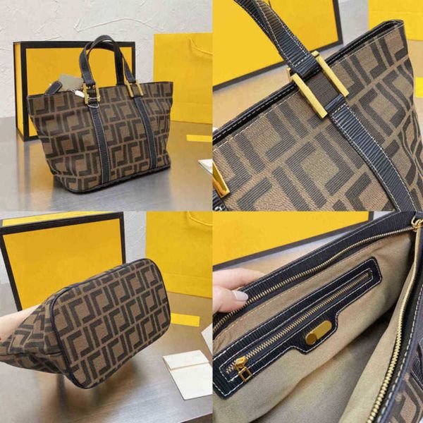 female evening bags tote the bag totes women handbags designers all-match classic large capacity multifunction wallet alphabet pattern handb
female evening bags tote the bag totes women handbags designers all-match classic large capacity multifunction wallet alphabet pattern handb