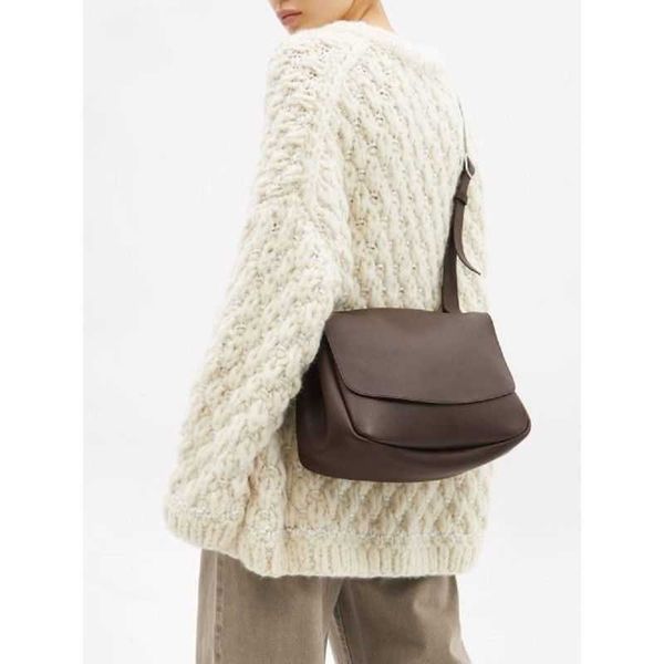the row women's bag small cowhide flip one shoulder crossbody handheld mail messenger bag bag bai baihe the row bag
the row women's bag small cowhide flip one shoulder crossbody handheld mail messenger bag bag bai baihe the row bag