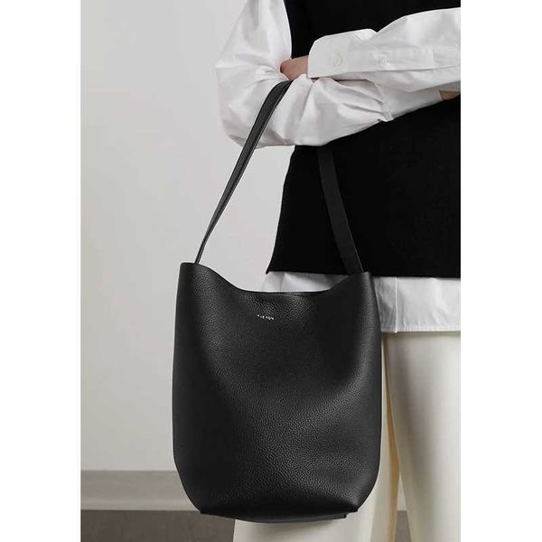 the row high end women's tote bag handheld leather black bucket bag large capacity ultra simple shoulder bag the row bag
the row high end women's tote bag handheld leather black bucket bag large capacity ultra simple shoulder bag the row bag