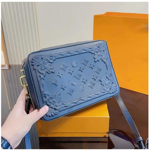 23ss women luxurys designers flap shouder bags handbag genuine leather 3d relief flower totes crossbody ladies handbags 26cm
23ss women luxurys designers flap shouder bags handbag genuine leather 3d relief flower totes crossbody ladies handbags 26cm