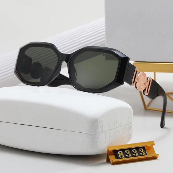 designer sunglasses for women and men fashion model special uv400 protection letters big leg double beam frame outdoor luxury design women s, White;black
designer sunglasses for women and men fashion model special uv400 protection letters big leg double beam frame outdoor luxury design women s, White;black