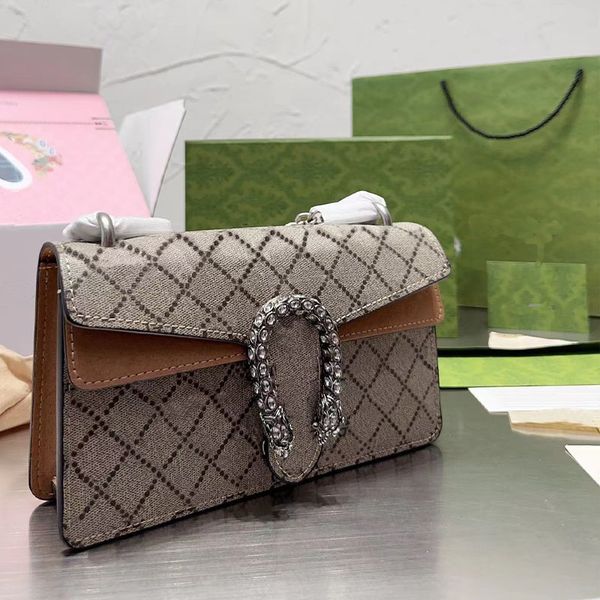 striped shoulder bag fashion canvas bag tricolor oblique backpack thatcher chain u-shaped modification lock brown leather interior rich text
striped shoulder bag fashion canvas bag tricolor oblique backpack thatcher chain u-shaped modification lock brown leather interior rich text