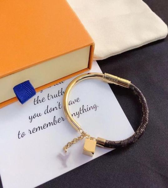 luxury designer jewelry womens bracelets stainless steel man bangle chains fashion love bracelet heart lock for woman8939957, Golden;silver
luxury designer jewelry womens bracelets stainless steel man bangle chains fashion love bracelet heart lock for woman8939957, Golden;silver
