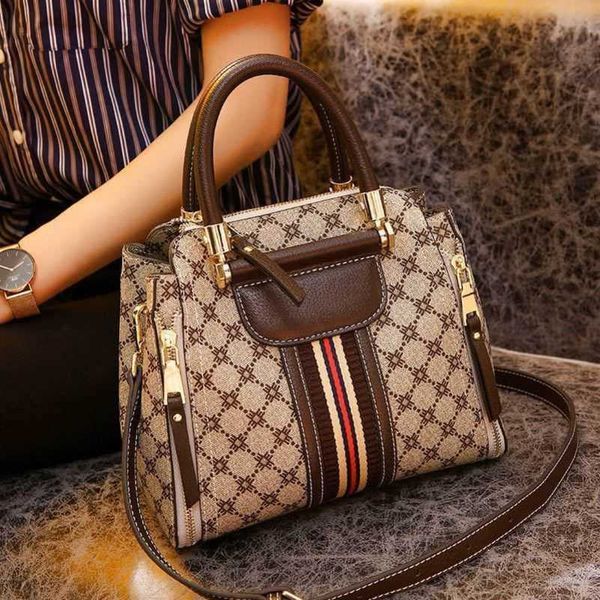 2023 factory direct sales premium french new versatile crossbody fashion women's handbag bucket bag
2023 factory direct sales premium french new versatile crossbody fashion women's handbag bucket bag