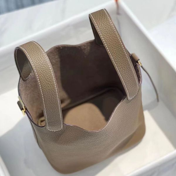 picotin lock bag bolide bucket 5a quality fashion one shoulder tote luxury designer female brand leather large capacity purse casual shoppin
picotin lock bag bolide bucket 5a quality fashion one shoulder tote luxury designer female brand leather large capacity purse casual shoppin