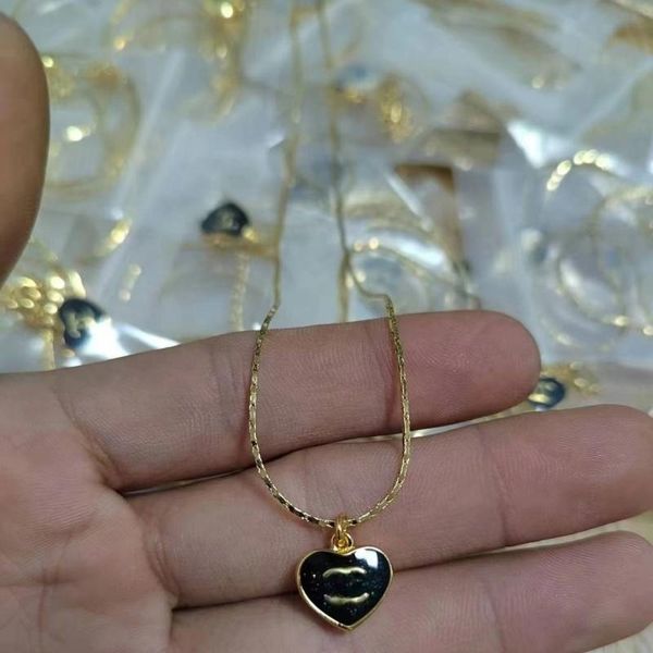 luxury brand designer necklace fashion womens necklaces 18k gold plated silver c letters crystal pendant chain necklace wedding party jewelr
luxury brand designer necklace fashion womens necklaces 18k gold plated silver c letters crystal pendant chain necklace wedding party jewelr