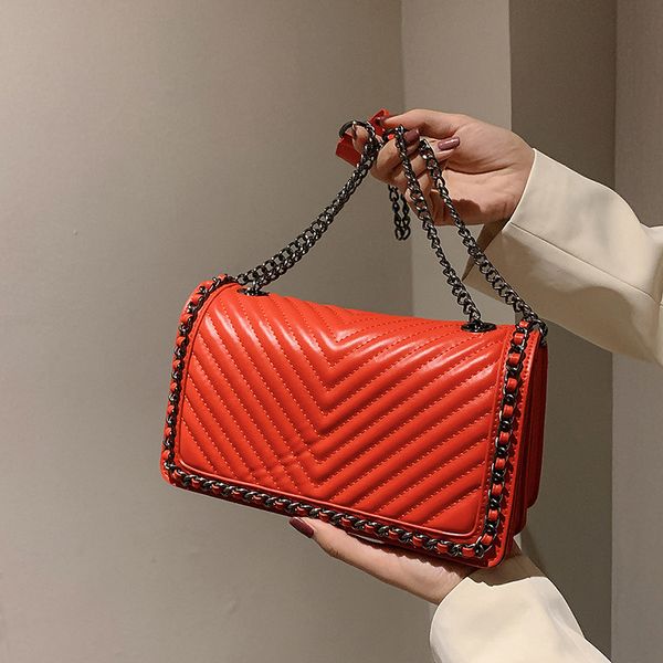 Western womens shoulder bag 6 colors classic V-shaped embroidery fashion chain bag flip-shaped leather handbag popular solid color striped handbags, Black
Western womens shoulder bag 6 colors classic V-shaped embroidery fashion chain bag flip-shaped leather handbag popular solid color striped handbags, Black