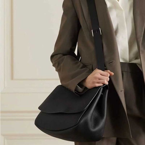 the row messenger bag bai baihe damei same mail cowhide flip cross body shoulder bag real leather bag the row bag
the row messenger bag bai baihe damei same mail cowhide flip cross body shoulder bag real leather bag the row bag