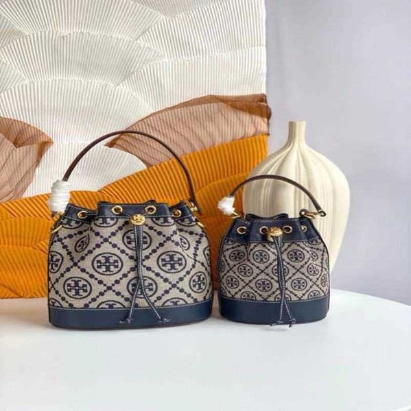 designer luxury bags tb women's old flower bucket tote one shoulder canvas crossbody bag handbag metal buckle
designer luxury bags tb women's old flower bucket tote one shoulder canvas crossbody bag handbag metal buckle