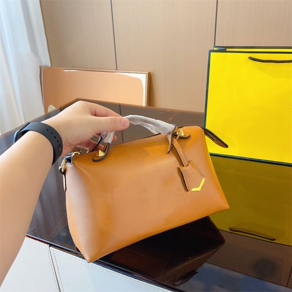 new fashion boston bags handbags luxury shoulder bags men and women's bags designer cross body bag handle bags mini boston 27cm
new fashion boston bags handbags luxury shoulder bags men and women's bags designer cross body bag handle bags mini boston 27cm