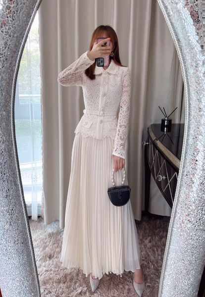 new-s-elf-portrait women polyester midi dress contrasting pleated dress white, Black;gray
new-s-elf-portrait women polyester midi dress contrasting pleated dress white, Black;gray
