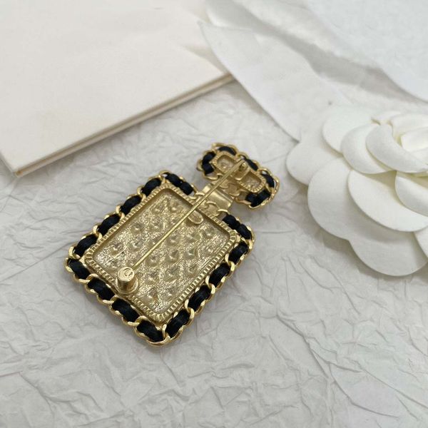 luxury quality charm brooch bottle shape with back genuine leather in 18k gold plated have box stamp ps7365b, Golden
luxury quality charm brooch bottle shape with back genuine leather in 18k gold plated have box stamp ps7365b, Golden