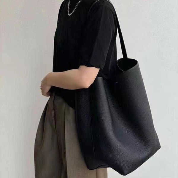 the row designer bags high capacity bucket bag leather commuter tote bag fashion women's bag one shoulder underarm handheld bag the row
the row designer bags high capacity bucket bag leather commuter tote bag fashion women's bag one shoulder underarm handheld bag the row