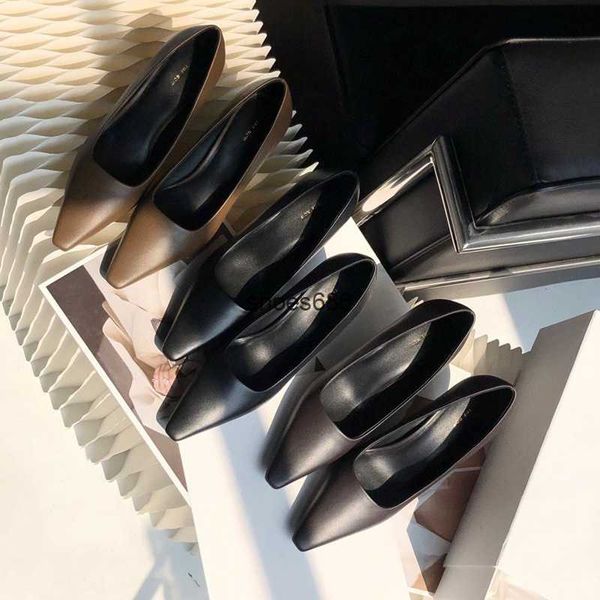 the row leather elegant cat heel shoes with pointed toe and shallow mouth comfortable commuter shoes, Black
the row leather elegant cat heel shoes with pointed toe and shallow mouth comfortable commuter shoes, Black