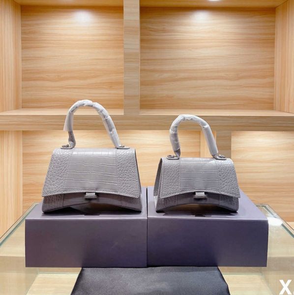 5a luxury designer bags women crocodile leather shoulder women's chain cross body purse handbag moon women's bag
5a luxury designer bags women crocodile leather shoulder women's chain cross body purse handbag moon women's bag