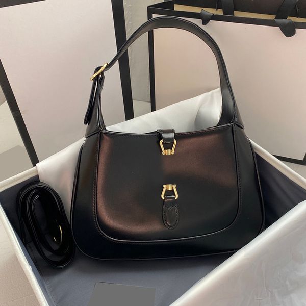 designer shoulder bag high-quality baguette bag shoulder underarm bag formal crossbody bag fashion buckle bag leather women's bag socia
designer shoulder bag high-quality baguette bag shoulder underarm bag formal crossbody bag fashion buckle bag leather women's bag socia