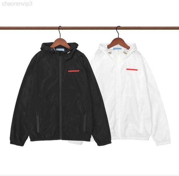 jackets 22fw mens fashion letters print jacket coats windbreaker with inverted triangle luxury men women streetwear waterproof outerwear coa, Black;brown
jackets 22fw mens fashion letters print jacket coats windbreaker with inverted triangle luxury men women streetwear waterproof outerwear coa, Black;brown