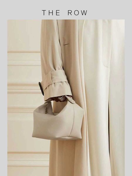 the row lunch box bag is designed by a korean cloud niche with a french texture that is extremely minimalist making it easy to carry a women
the row lunch box bag is designed by a korean cloud niche with a french texture that is extremely minimalist making it easy to carry a women