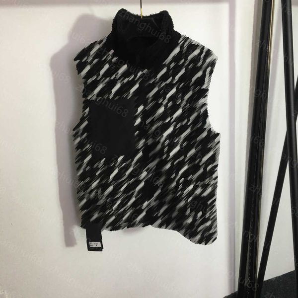 23ss casual waistcoats womens designer clothing double f lamb wool high neck waistcoat with zipper womens clothing, Black;white
23ss casual waistcoats womens designer clothing double f lamb wool high neck waistcoat with zipper womens clothing, Black;white
