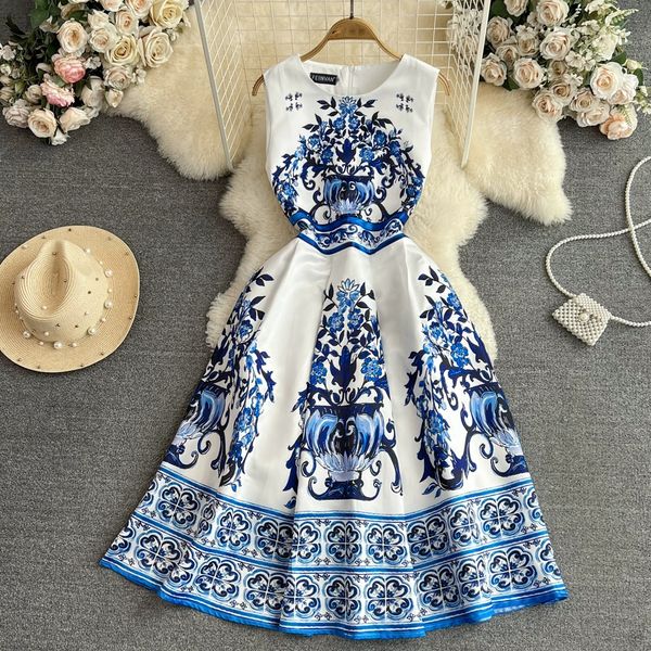 european and american high-end light luxury tank skirt fashionable round neck waistband slim sleeveless a-line celadon printed dress, Black;gray
european and american high-end light luxury tank skirt fashionable round neck waistband slim sleeveless a-line celadon printed dress, Black;gray